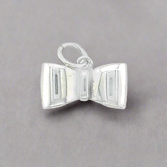 D963 Bow Pendant