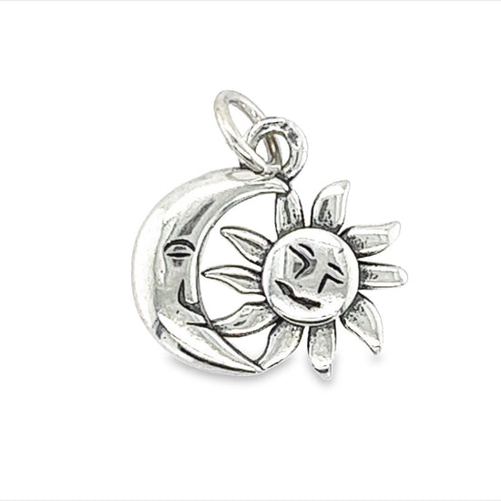 D924 Sun And Moon Pendant